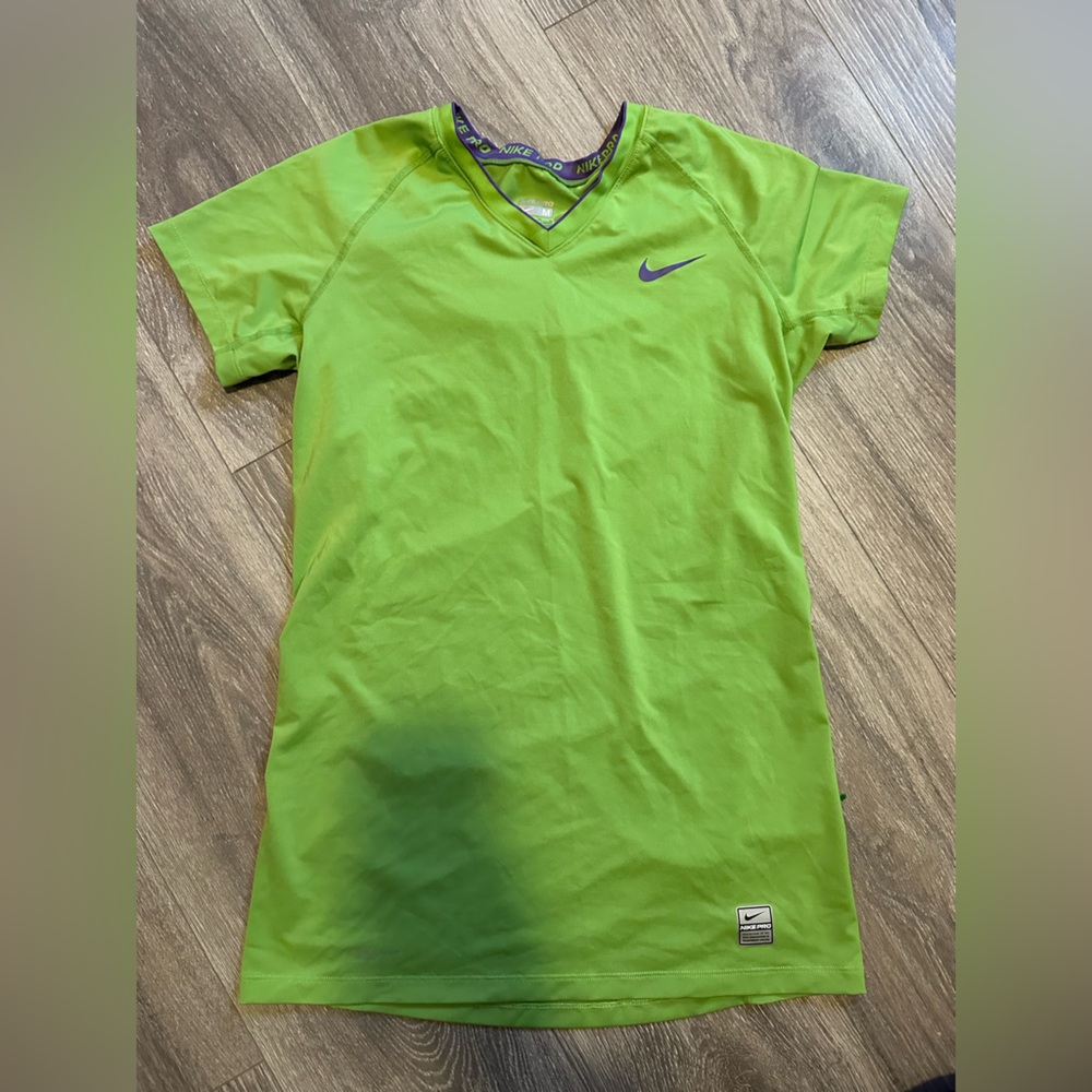 Women’s Nike pro dri fit top